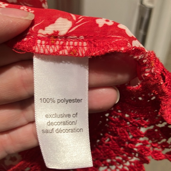 Maurices red with white flowers kimono, size XL, hits right below hips. Perfect! - Picture 4 of 5